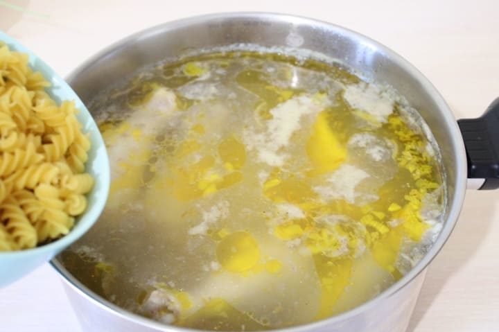 kurinyy sup s makaronami i kartoshkoy 14