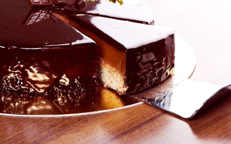 Шоколадная глазурь для торта «Блестящая»